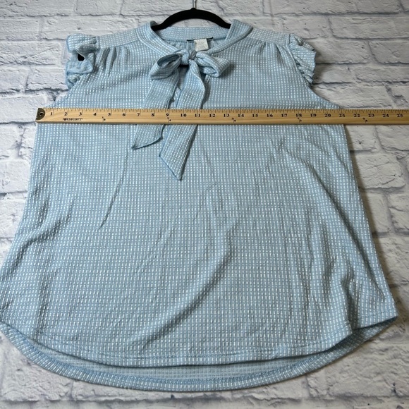 Chic Blue Cap Sleeve Blouse with Tie Front. Officecore. Wear to Work. Career. - Picture 5 of 6